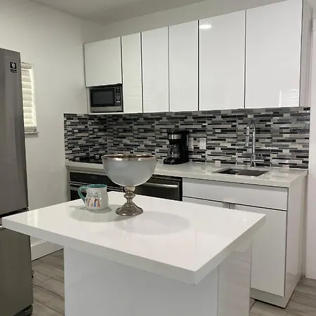 Modern Home, Excellent Location Miami Exterior photo