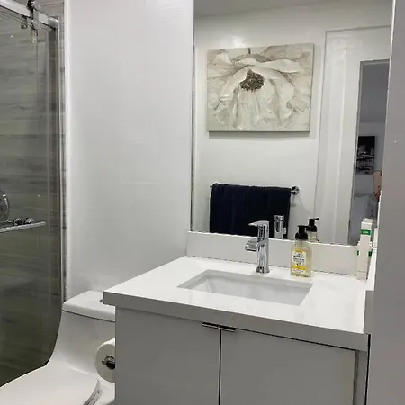 Modern Home, Excellent Location Miami Exterior photo