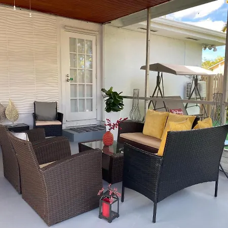 Modern Home, Excellent Location Miami Exterior photo